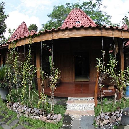 Omah Garengpoeng Guest House Magelang Exterior foto