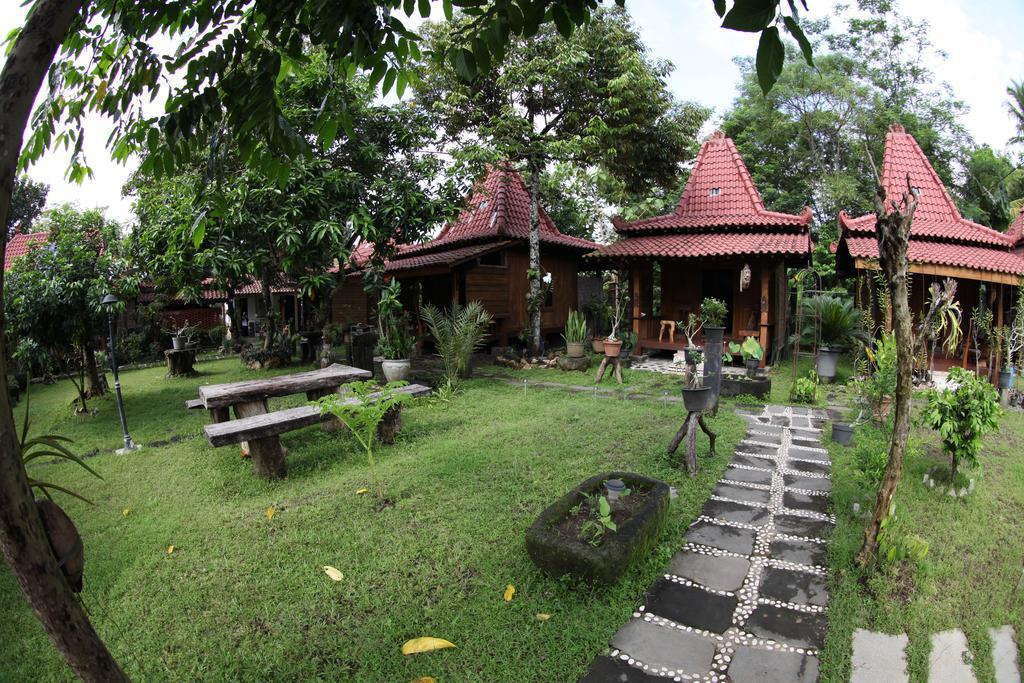 Omah Garengpoeng Guest House Magelang Exterior foto