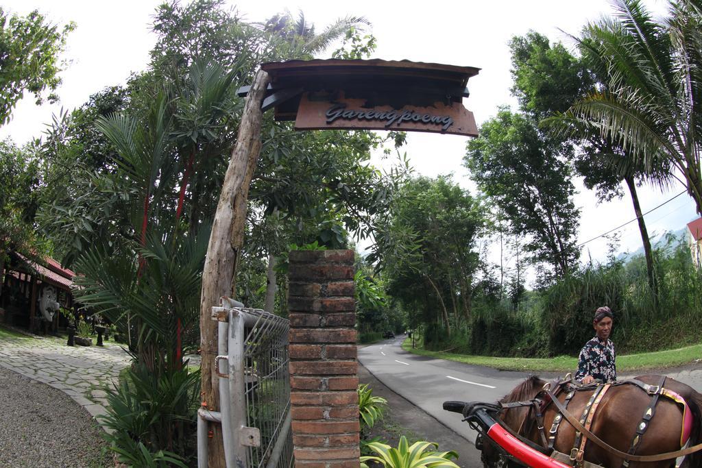 Omah Garengpoeng Guest House Magelang Zimmer foto