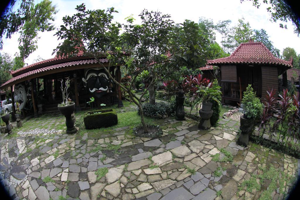 Omah Garengpoeng Guest House Magelang Zimmer foto